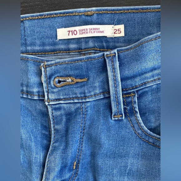 710 Super Skinny, Levi Size 25 - Picture 2 of 3